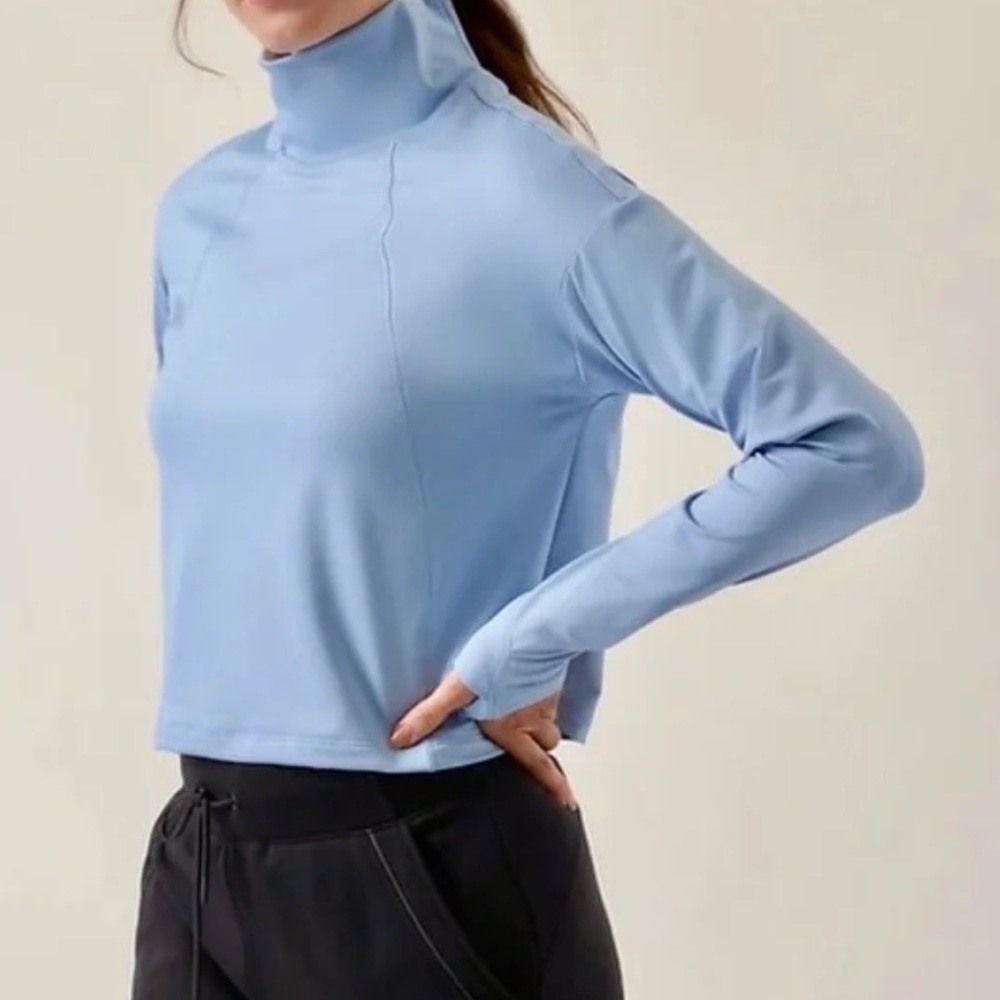 Athleta whistler sky blue mock neck top size XS